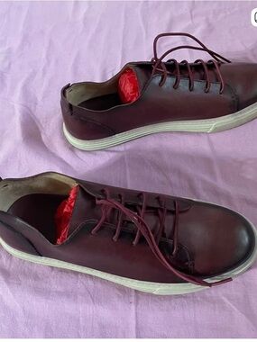 Gucci Men's Wine Leather Low-Top Sneakers with White Sole